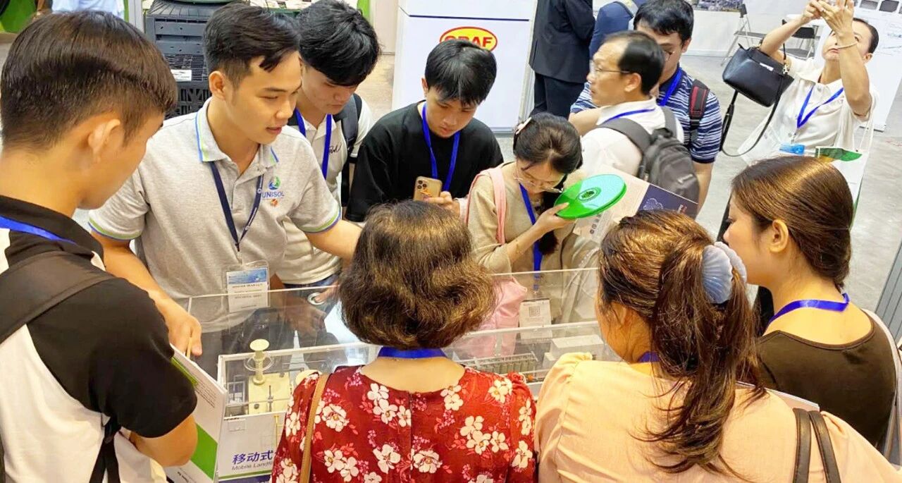 �ƶ�ʽһ�廯��ˮ���óͷ�װ��